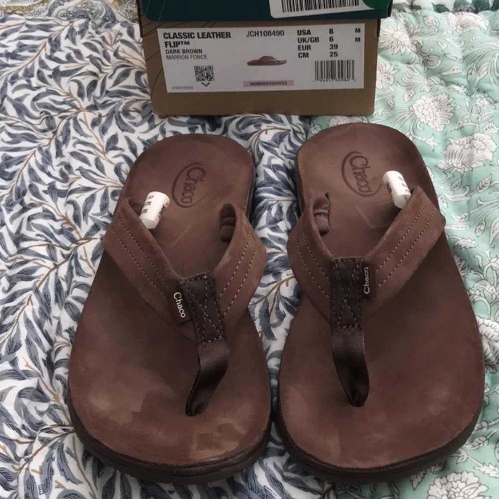 New Chaco Leather Sandals Size 8 Dark Brown